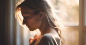 Depresja poporodowa ile trwa? Poznaj czas trwania i objawy